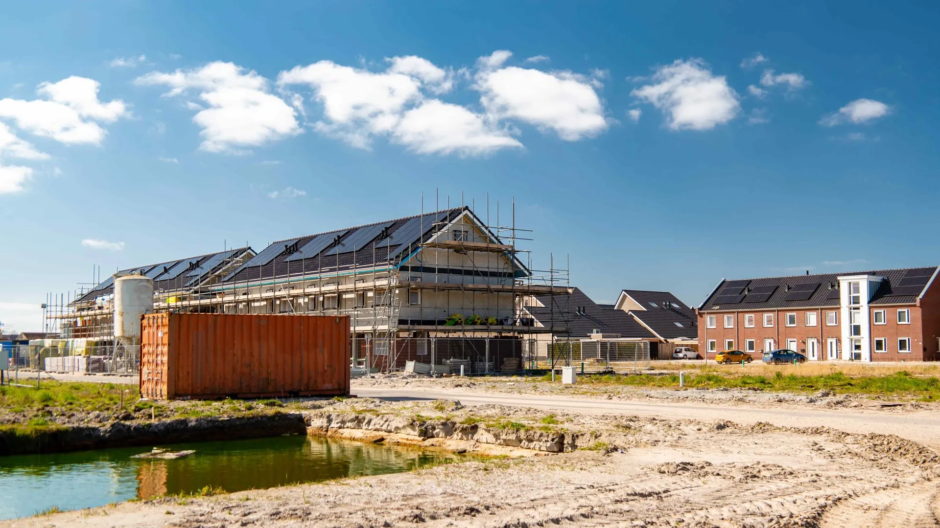 Nieuwbouwwoning in aanbouw met een CAR-verzekering